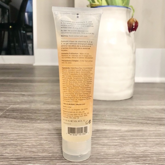 Murad Essential-C Cleanser - Picture 4 of 8